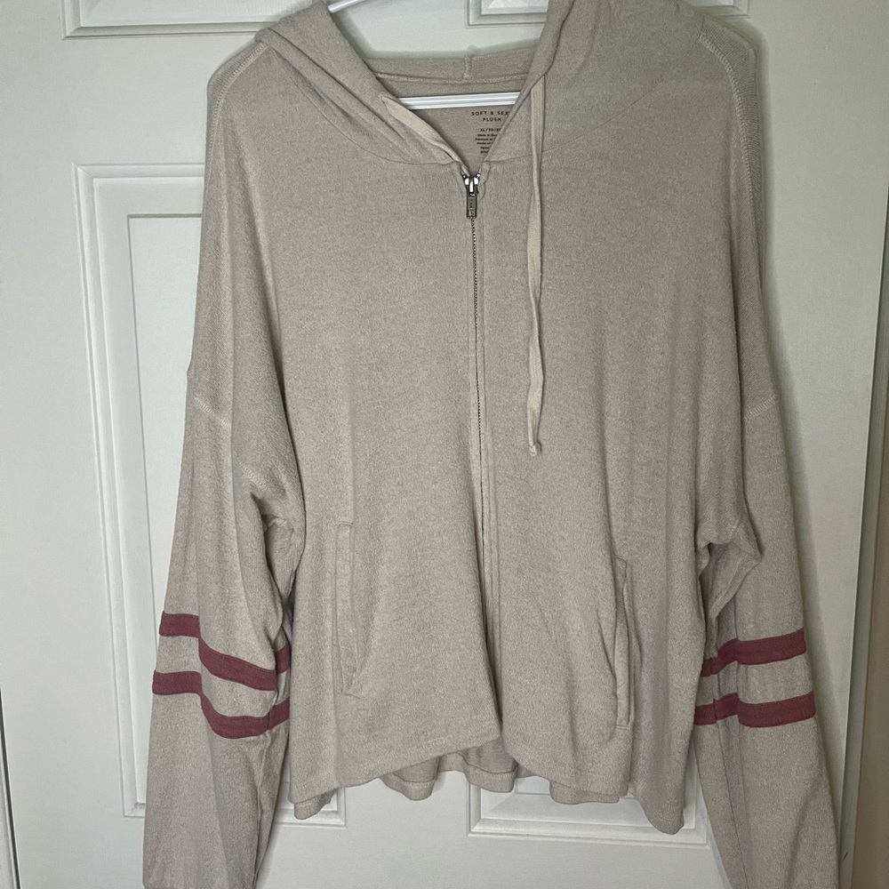 American Eagle Outfitters Cream and Pink Hoodie Sweater Relaxed Fit